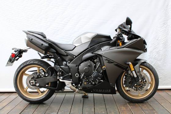 YAMAHA YZF R1 YAMAHA YZF R1